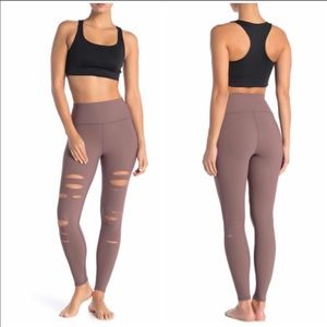 ✨NWT✨ALO YOGA HIGH-WAIST RIPPED WARRIOR LEGGING